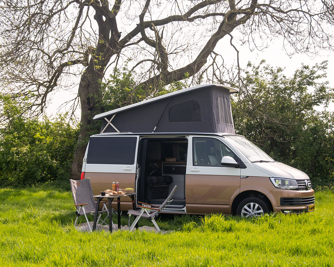 Camperbus kopen bij BasCampers.nl - VW camper laten bouwen